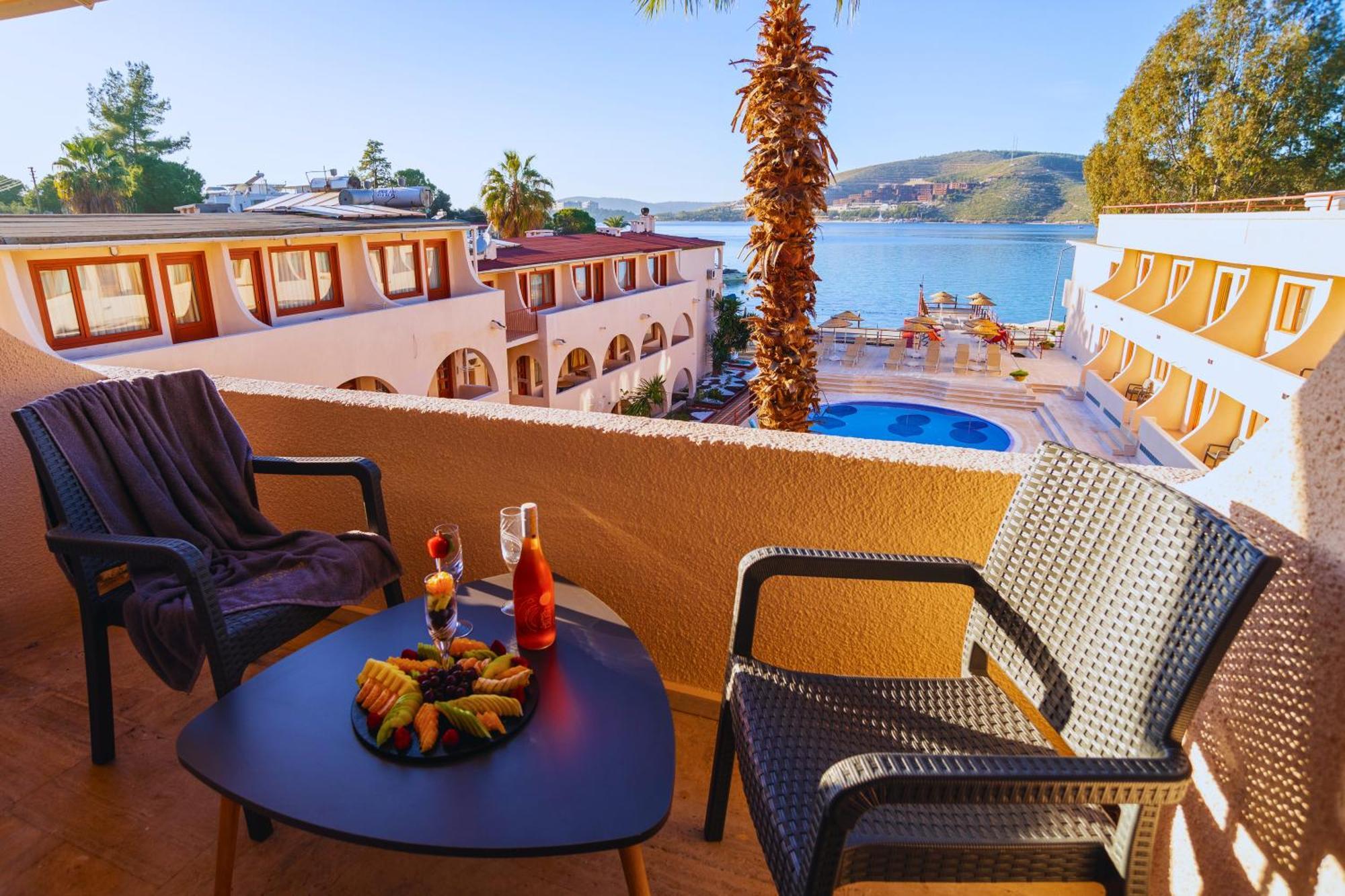 Club Aquarium Hotel & Spa Guvercinlik  Εξωτερικό φωτογραφία