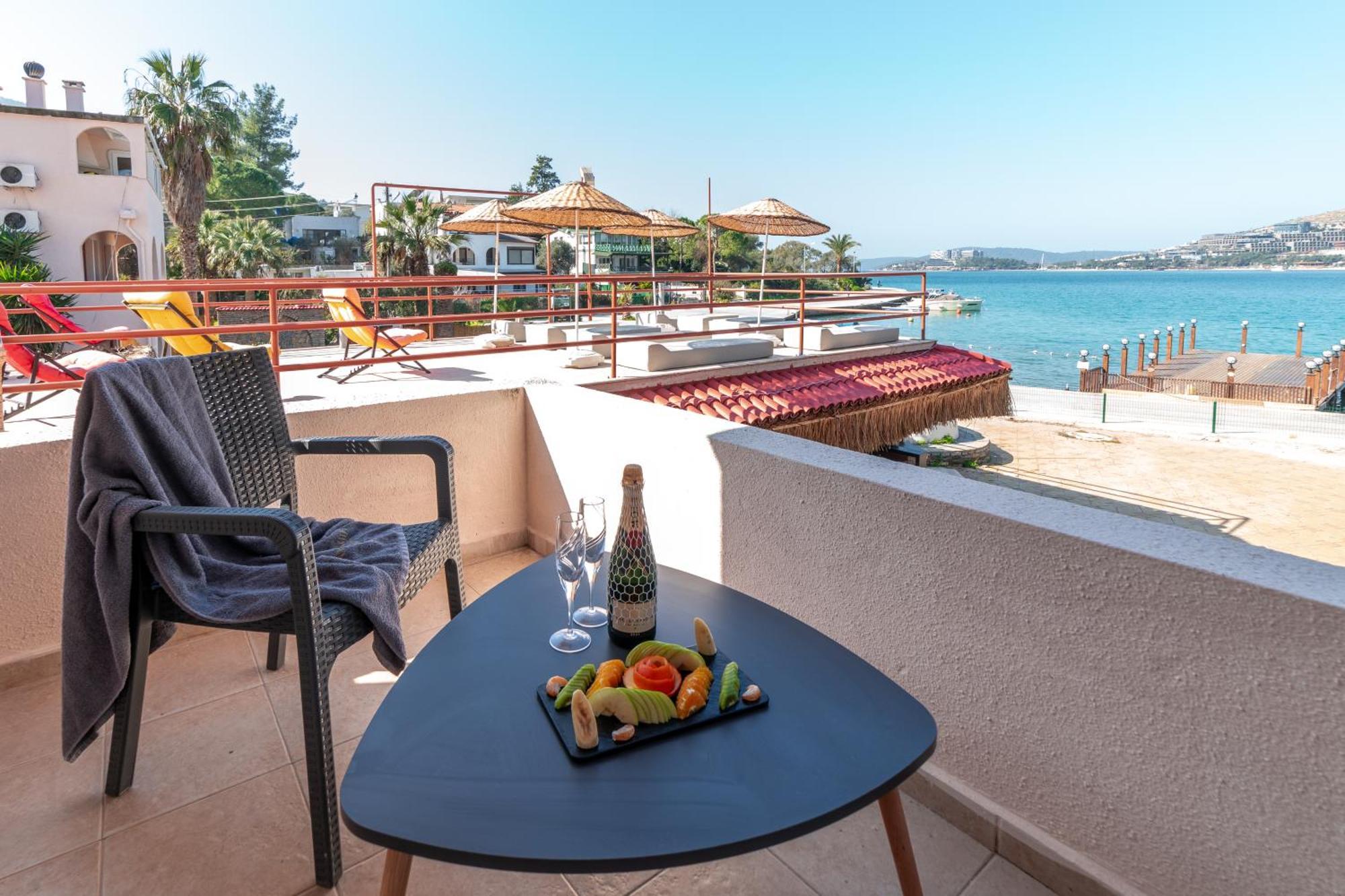 Club Aquarium Hotel & Spa Guvercinlik  Εξωτερικό φωτογραφία